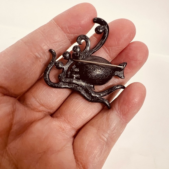 Fifth Avenue Collection Crystal Octopus Brooch with Crystal Rhinestone - Picture 6 of 12